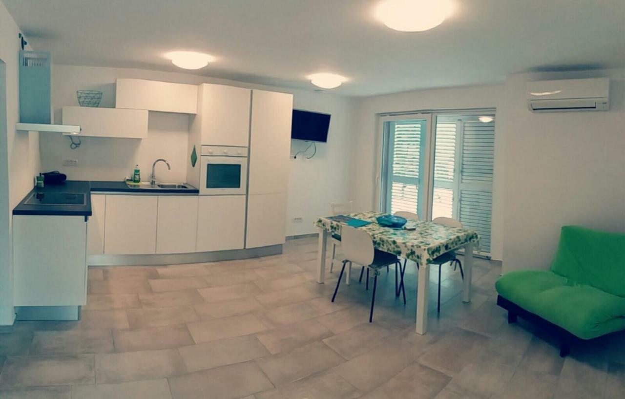 Apartments Mestrovic لوبار المظهر الخارجي الصورة