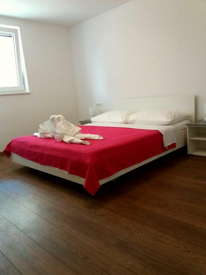 Apartments Mestrovic لوبار المظهر الخارجي الصورة