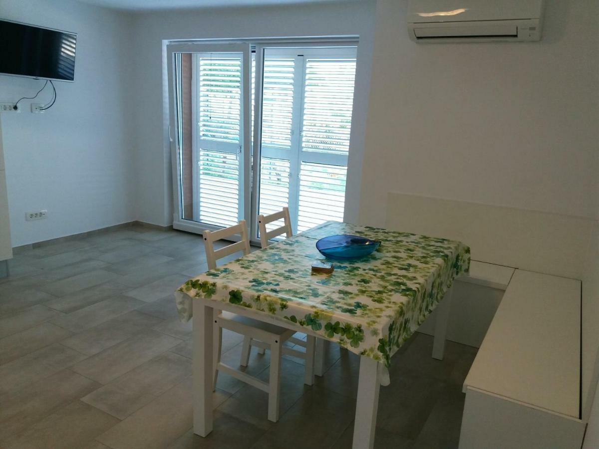 Apartments Mestrovic لوبار المظهر الخارجي الصورة