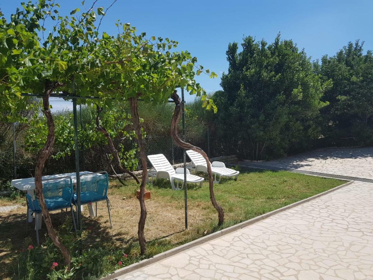 Apartments Mestrovic لوبار المظهر الخارجي الصورة