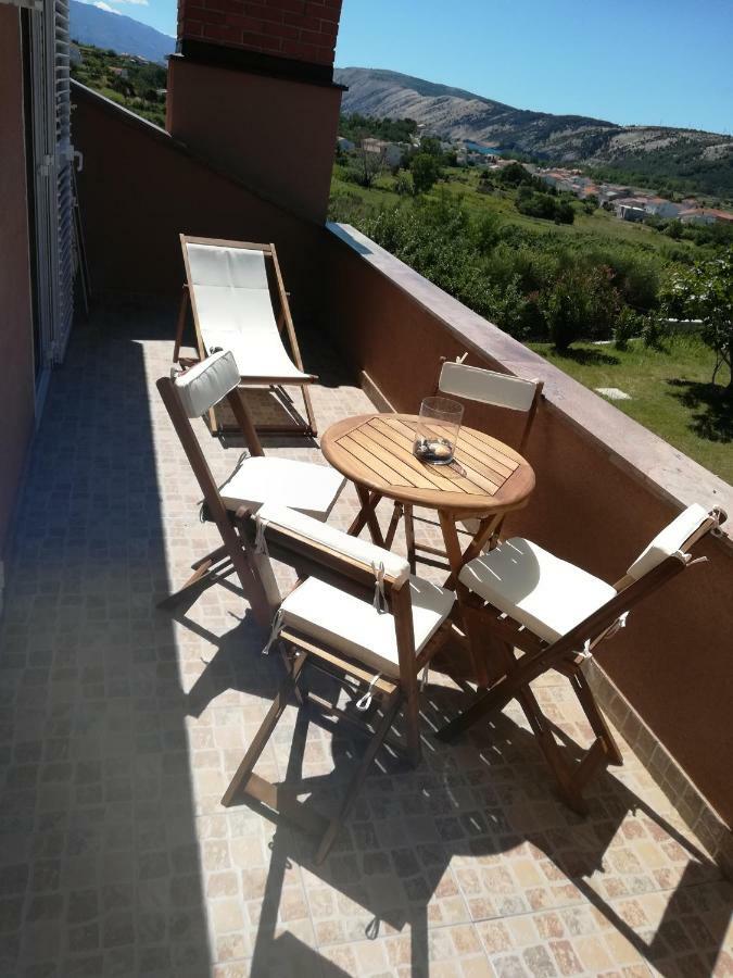 Apartments Mestrovic لوبار المظهر الخارجي الصورة